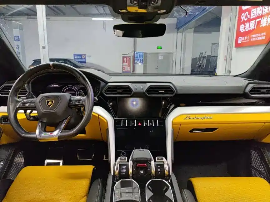 Lamborghini Urus — миниатюра 2