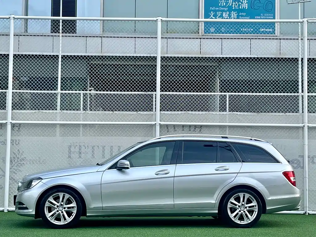 Mercedes-Benz C-Class (Import) — миниатюра 3