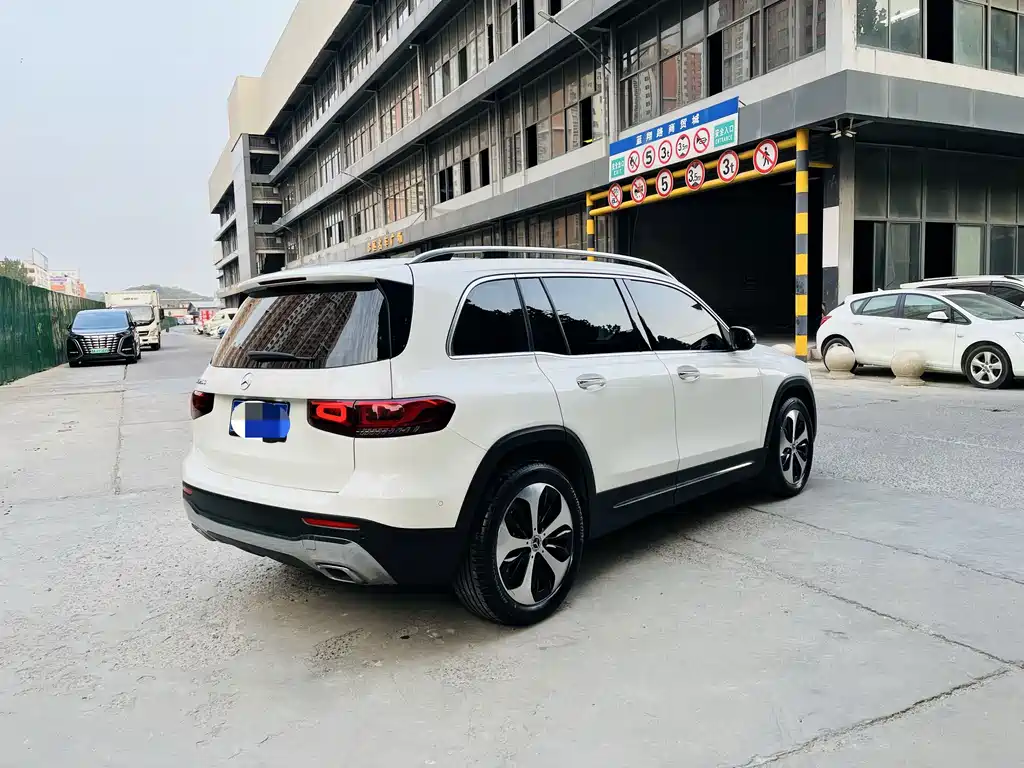 Mercedes-Benz GLB — миниатюра 4
