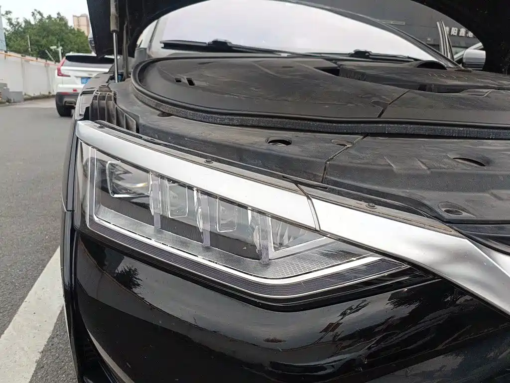 BYD Han — миниатюра 7