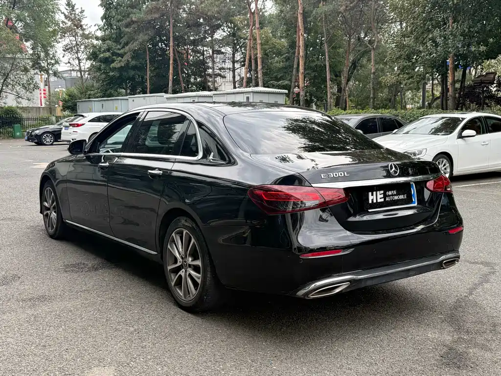 Mercedes-Benz E-Class — миниатюра 6
