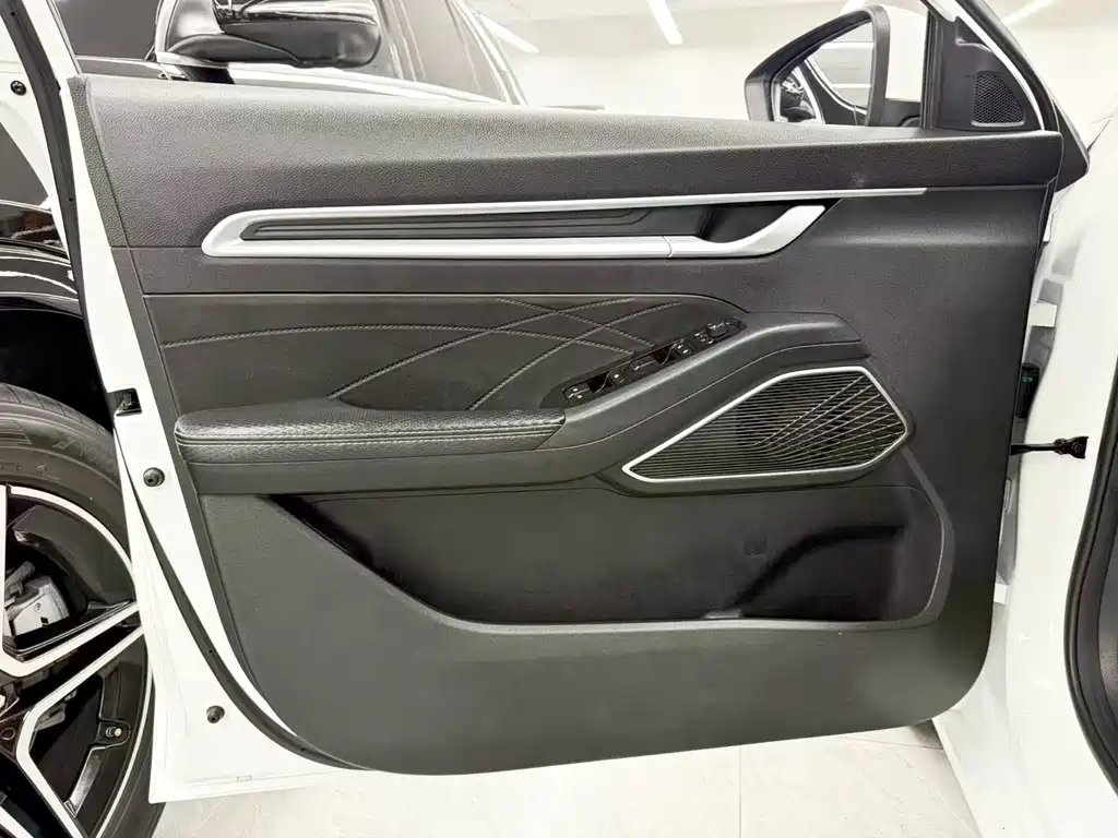 Geely Emgrand — миниатюра 12