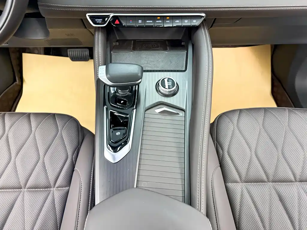 Geely Xingyue L — миниатюра 18