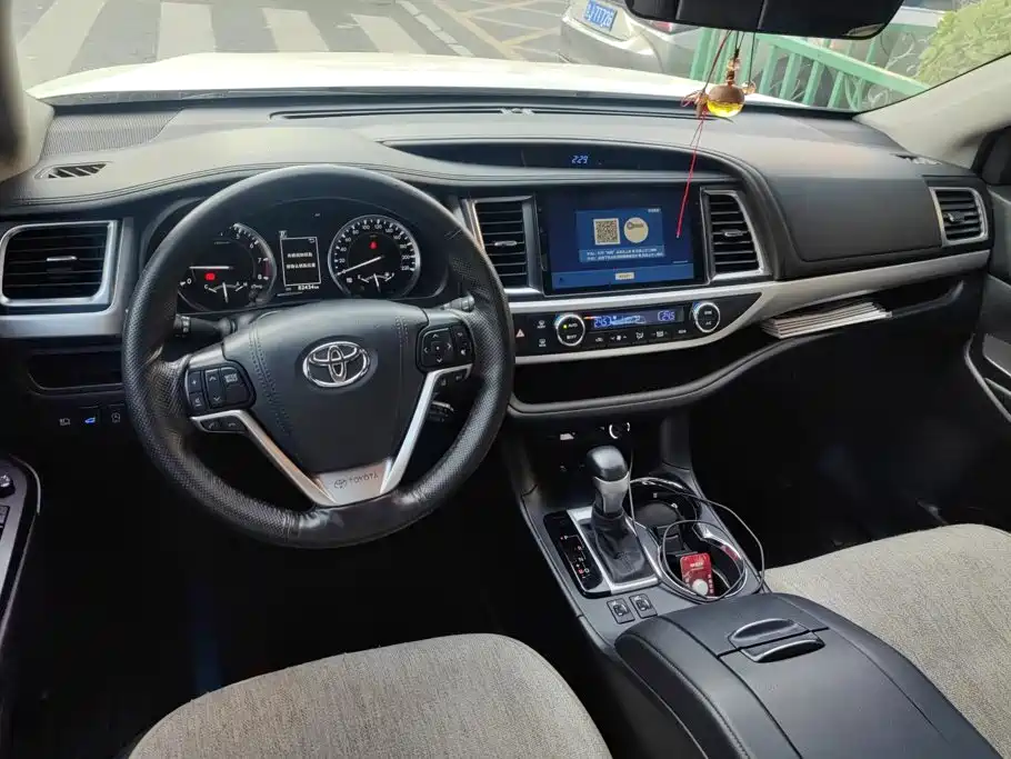 Toyota Highlander — миниатюра 12