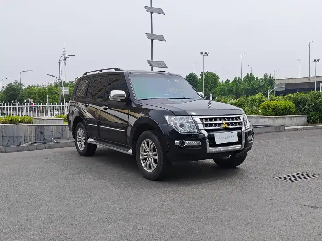 Mitsubishi V97 2018 3.8L