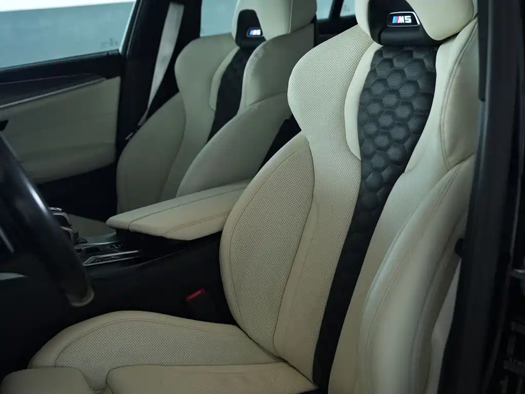 BMW M5 — миниатюра 9
