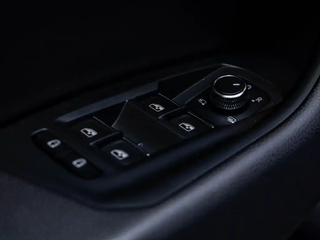 Volkswagen Touareg — миниатюра 32