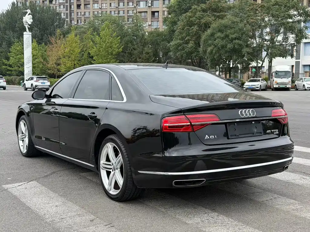 Audi A8 — миниатюра 7