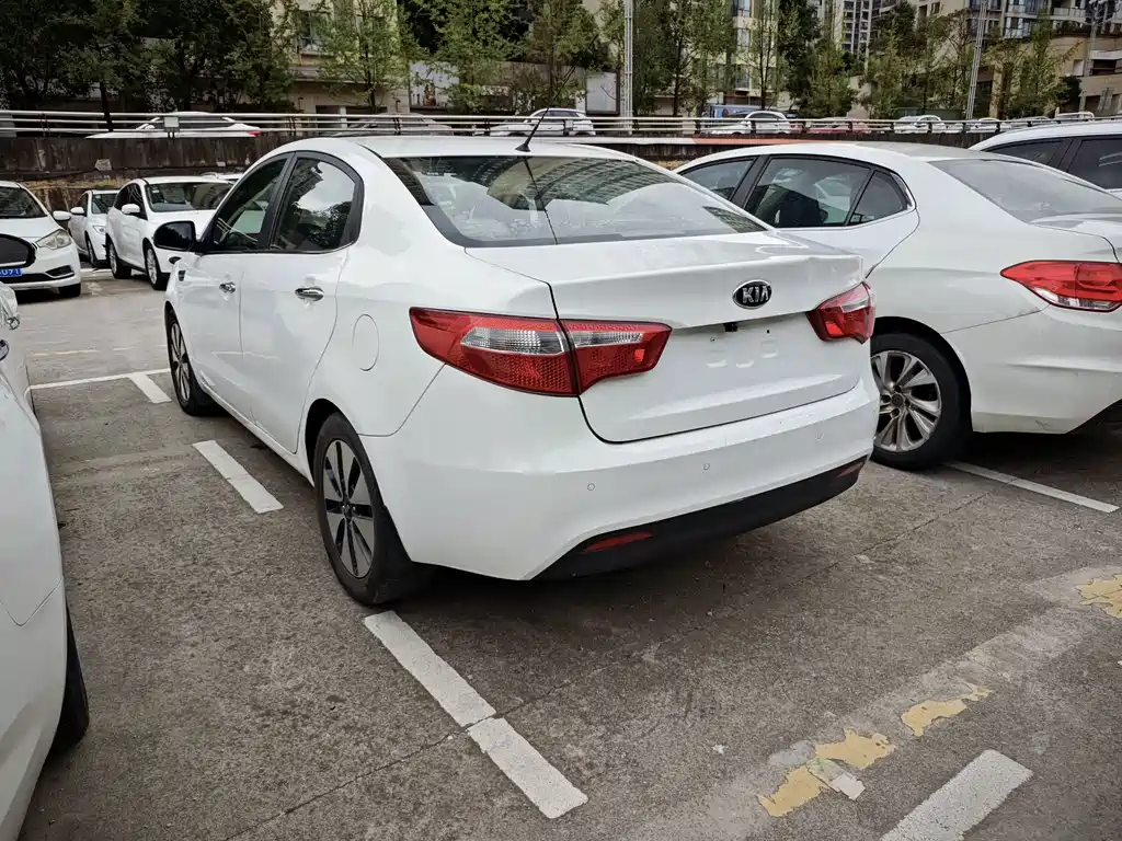 Kia K2 — миниатюра 10