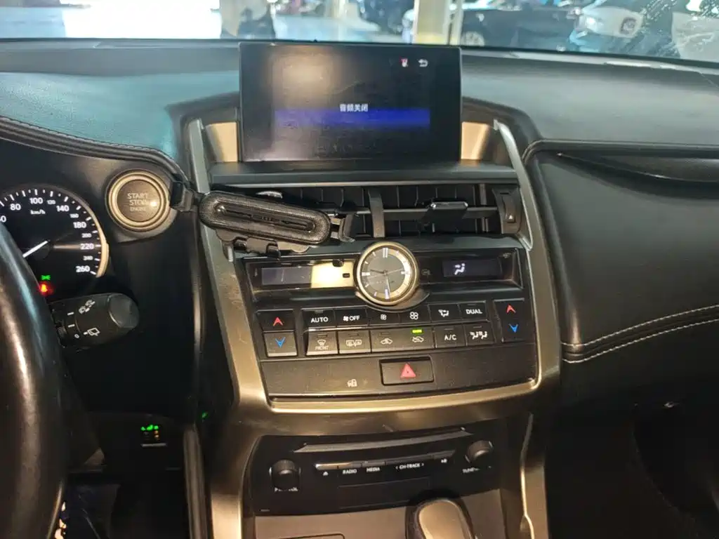 Lexus NX — миниатюра 13