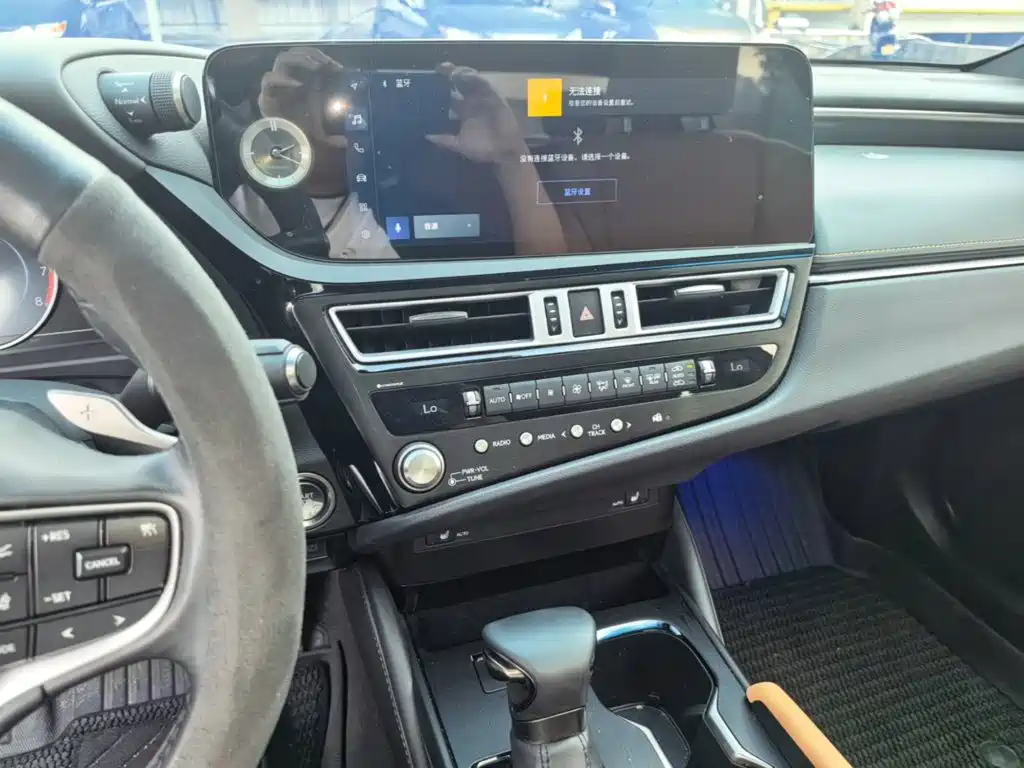 Lexus ES — миниатюра 13