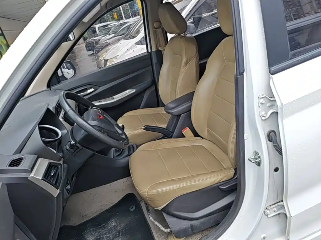 Wuling Hongguang — миниатюра 15