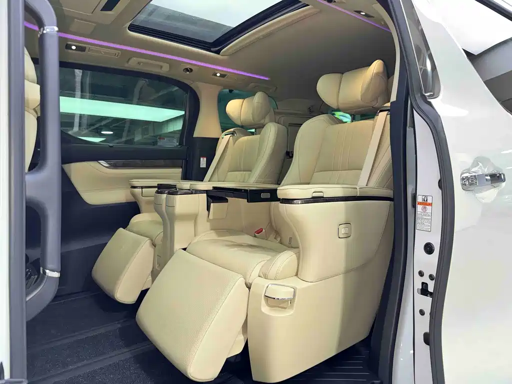 Toyota Vellfire — миниатюра 17
