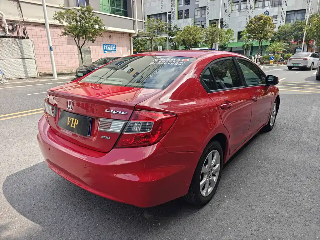 Honda Civic — миниатюра 5