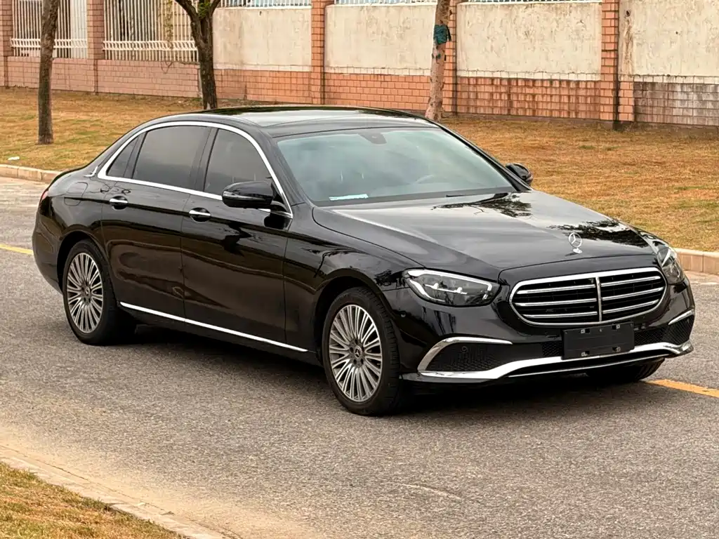 Mercedes-Benz E-Class — миниатюра 3