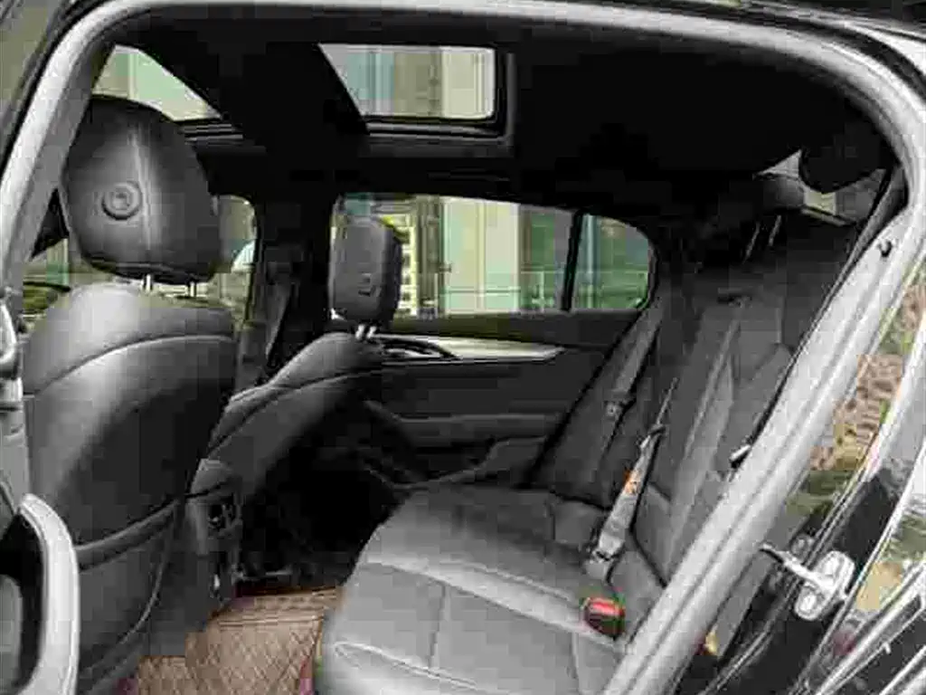 Cadillac CT5 — миниатюра 6