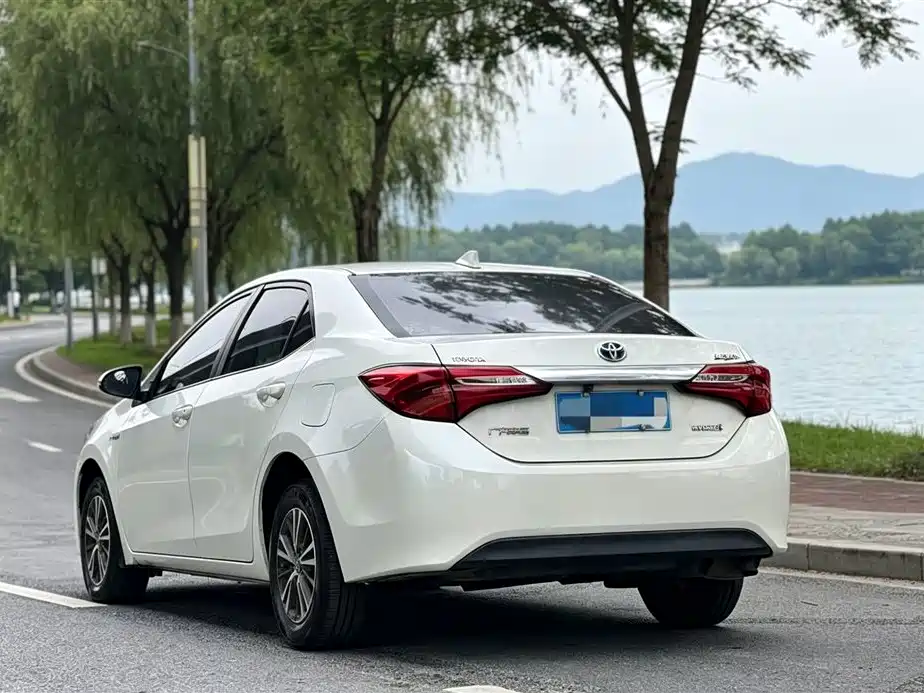 Toyota Corolla Levin 2016 1.8H GS E-CVT Elite