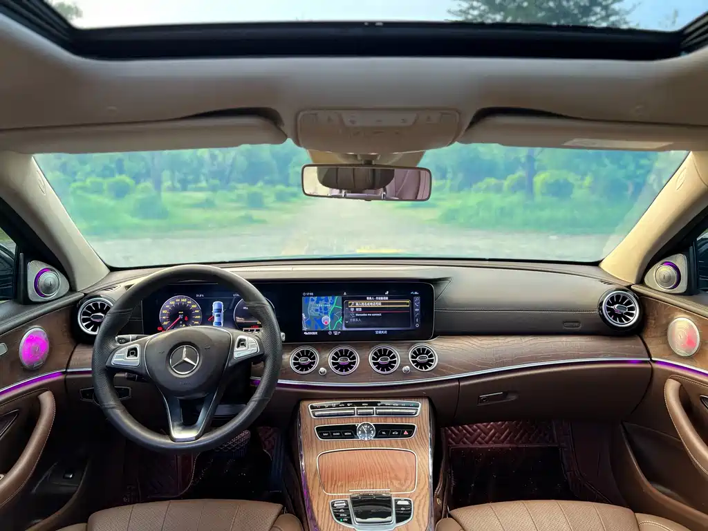 Mercedes-Benz E-Class — миниатюра 10
