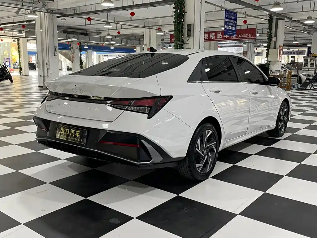 Hyundai Elantra — миниатюра 9