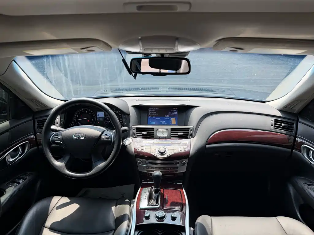 Infiniti Q70 — миниатюра 6