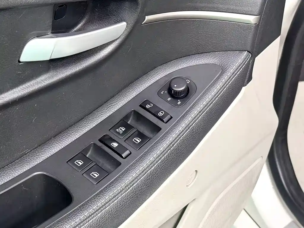 BAIC New Energy EU — миниатюра 6