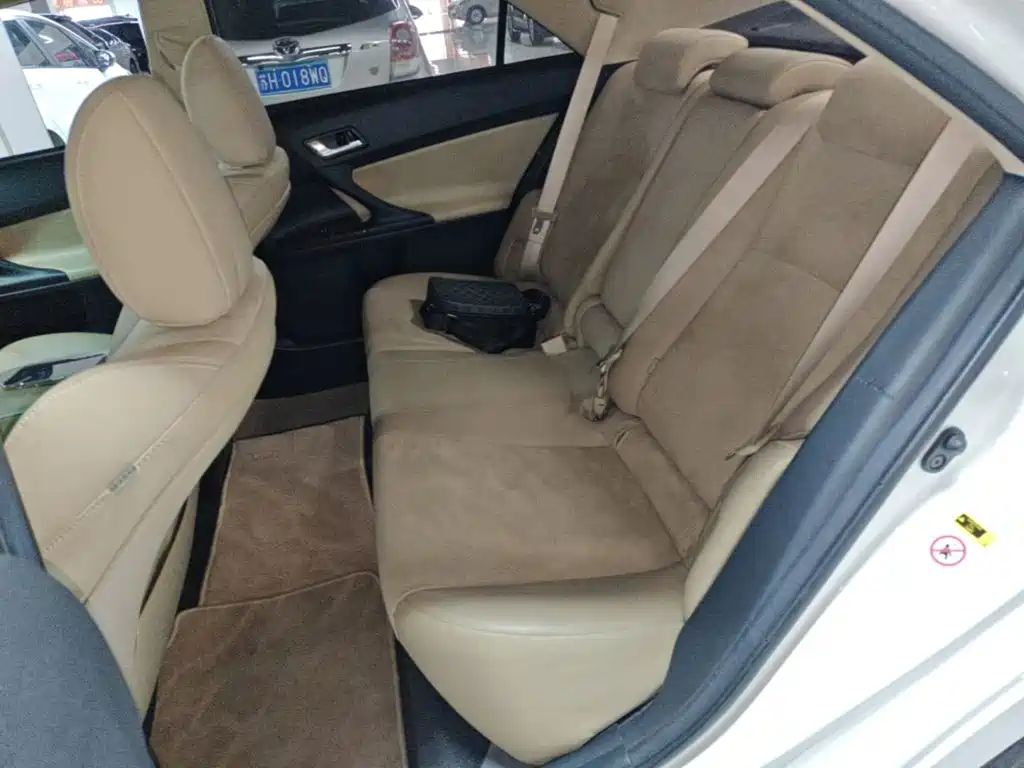 Toyota Reiz — миниатюра 17