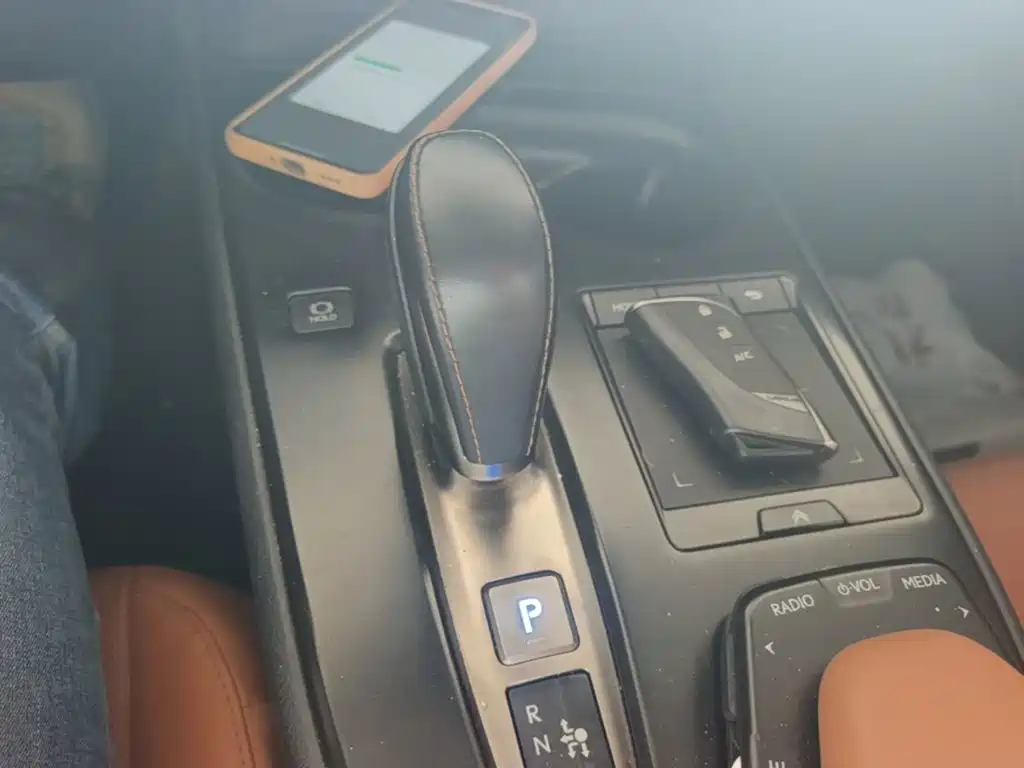 Lexus UX New Energy — миниатюра 14
