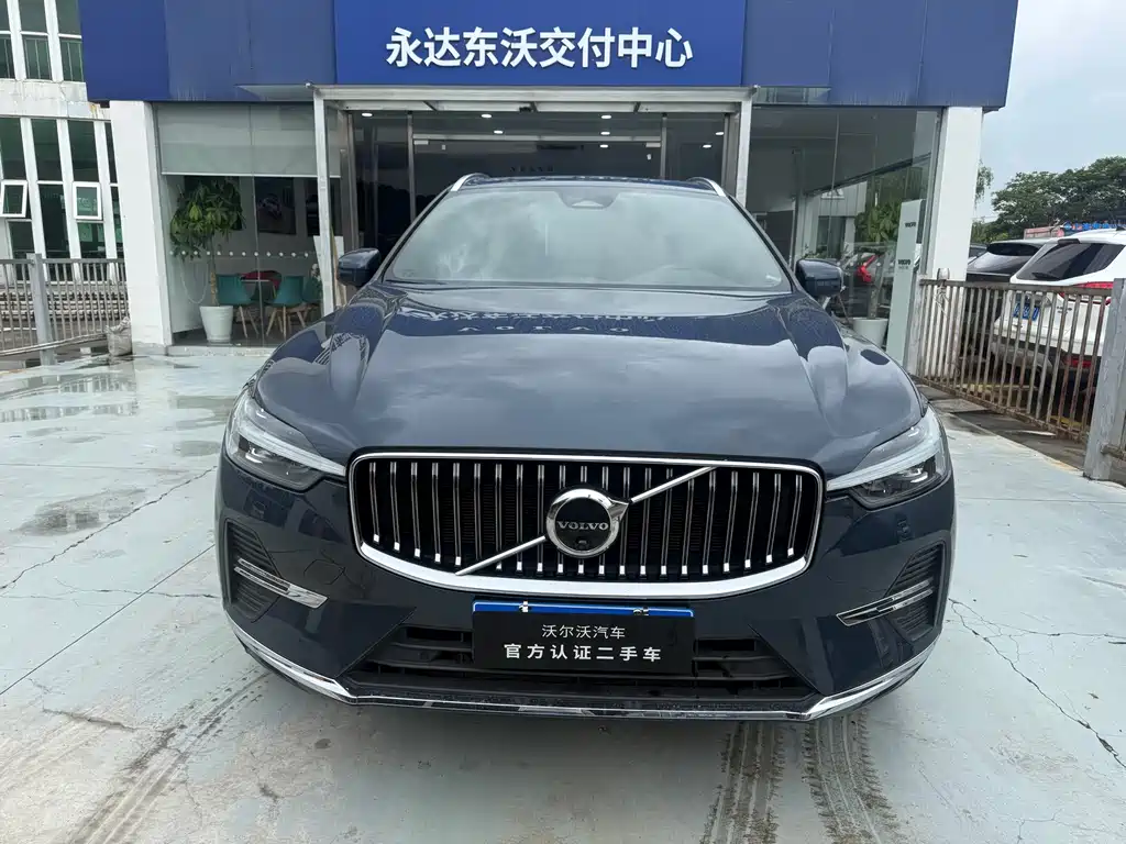 Volvo XC60 2023 B5 Luxury