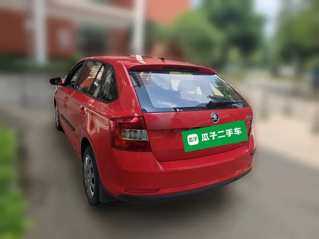 Skoda Rapid Spaceback — миниатюра 4