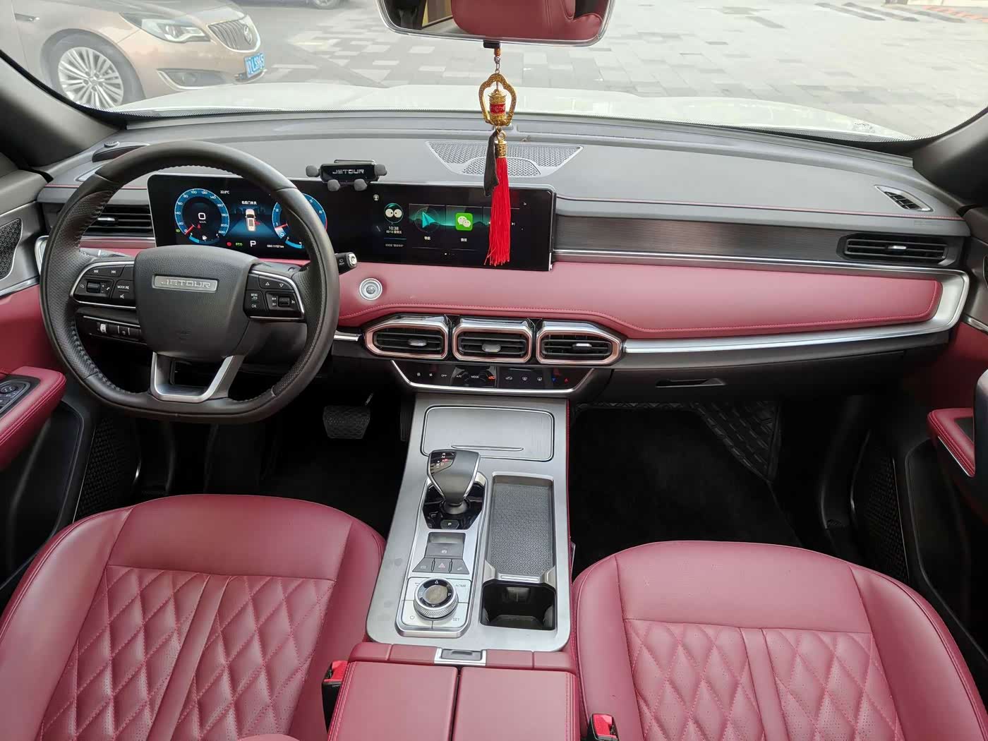Jetour Jetour X70 PLUS 1.5 л 2024 г. Белый, пробег 11000 км