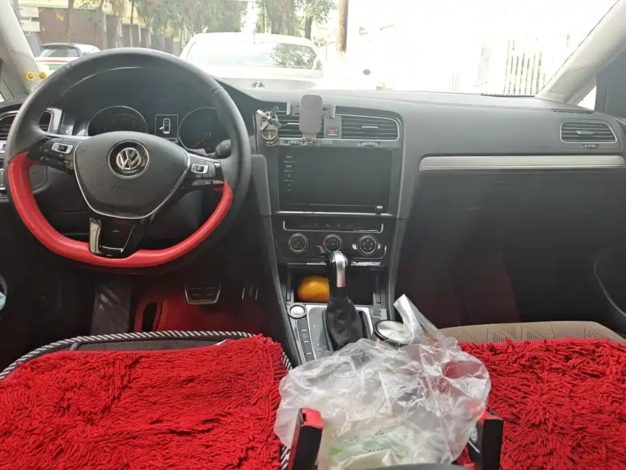Volkswagen Golf — миниатюра 12