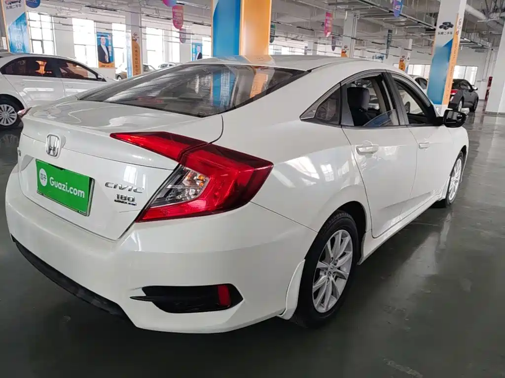 Honda Civic — миниатюра 7