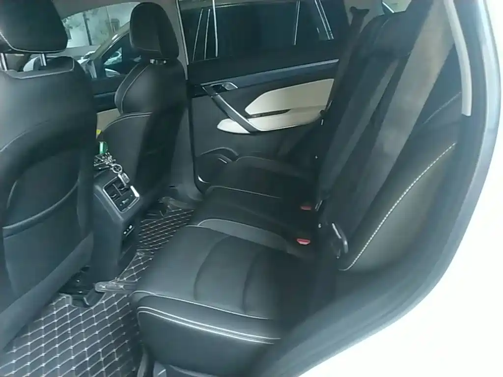 Geely Boyue — миниатюра 17