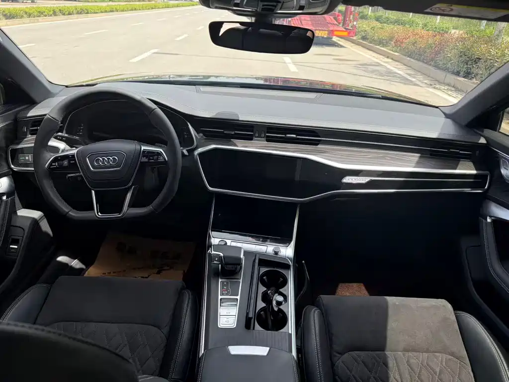 Audi A6L 2023 55 TFSI quattro Premium