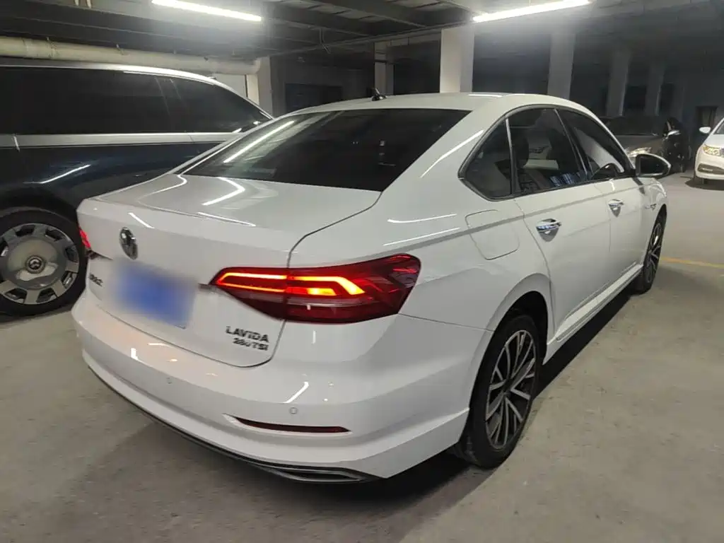 Volkswagen Lavida — миниатюра 7