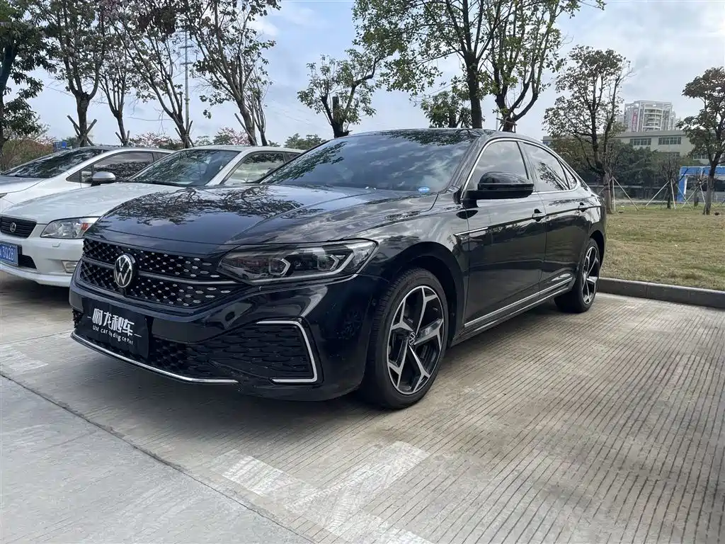 Volkswagen Passat 2023