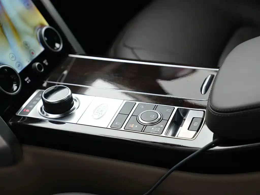 Land Rover Range Rover — миниатюра 9