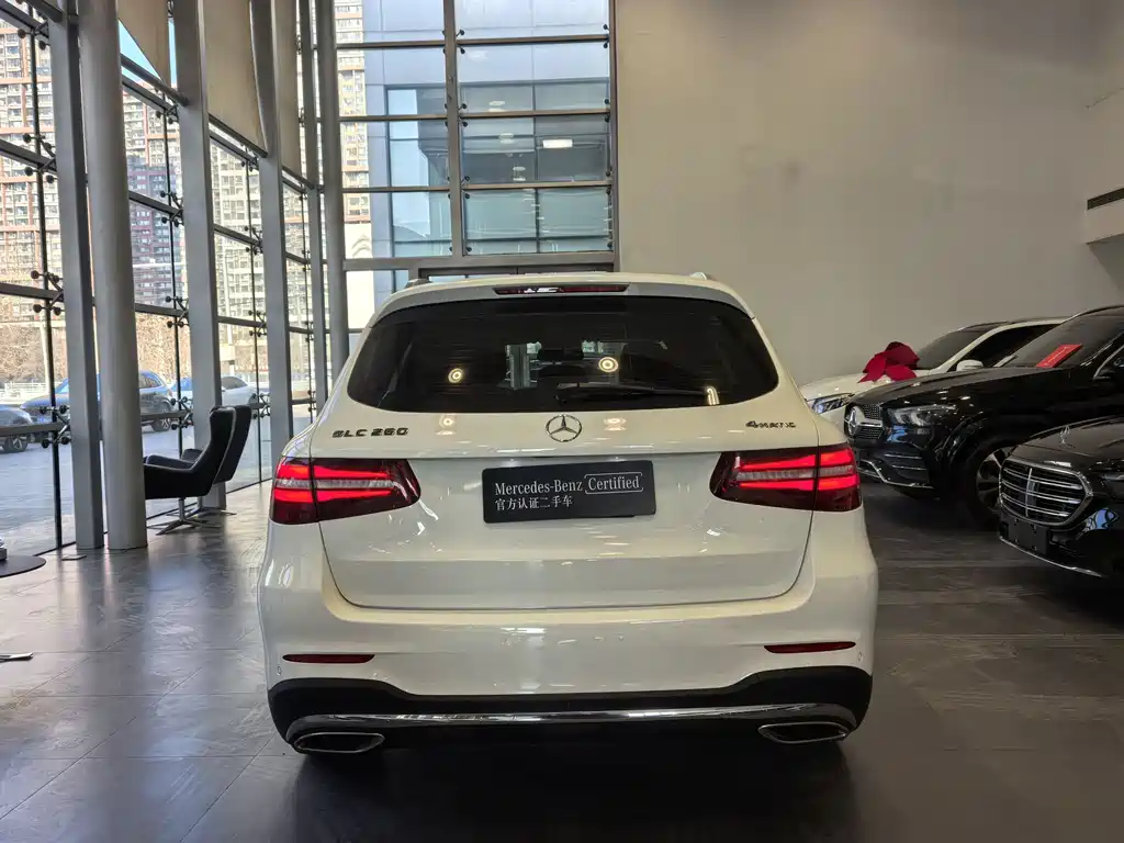 MERCEDES-BENZ GLC