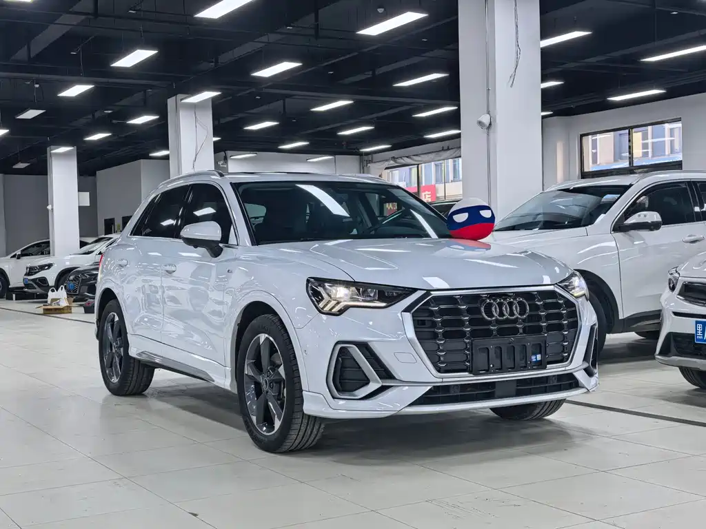Audi Q3 2023 35 TFSI Fashion (1.4T)