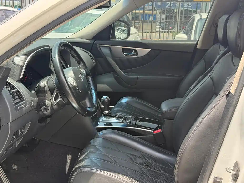 Infiniti FX 2011 FX35 Standard