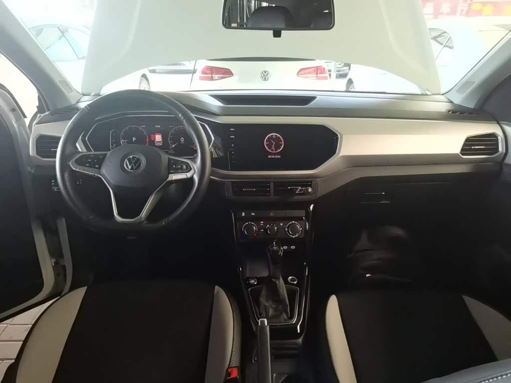 Volkswagen Tanying 1.5 л 2022 г. Белый, пробег 25800 км