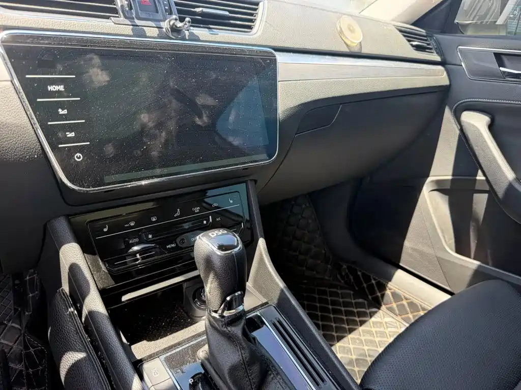 Skoda Superb — миниатюра 5
