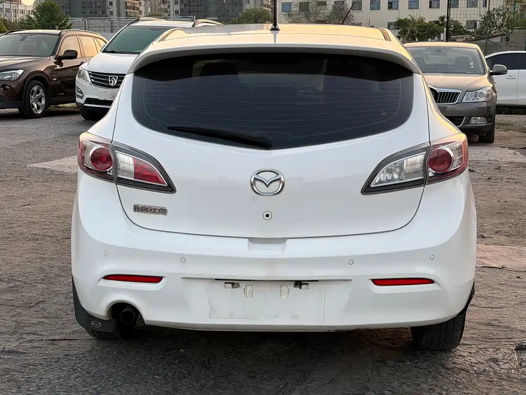 Mazda Mazda3 3 2013 1.6L AT Elite
