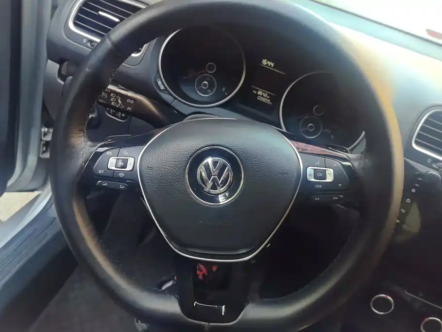 Volkswagen Golf — миниатюра 15