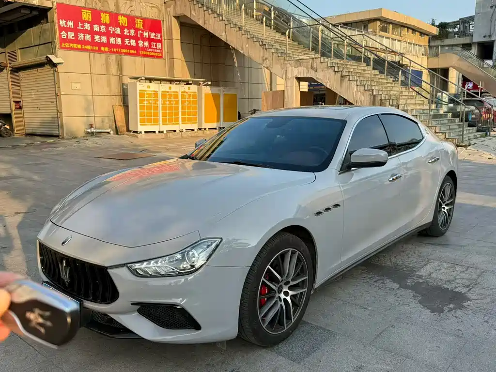 Купить Maserati Ghibli