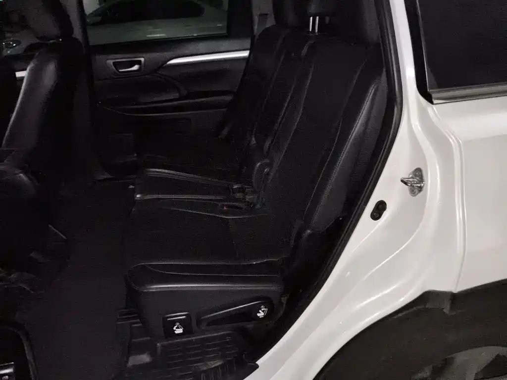 Toyota Highlander — миниатюра 15