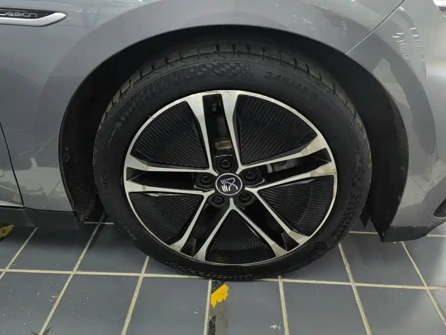 BYD Han — миниатюра 6