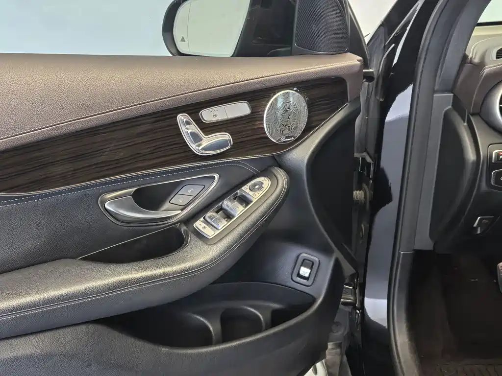 Mercedes-Benz GLC — миниатюра 16