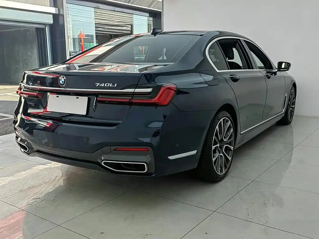 BMW 7 Series — миниатюра 19