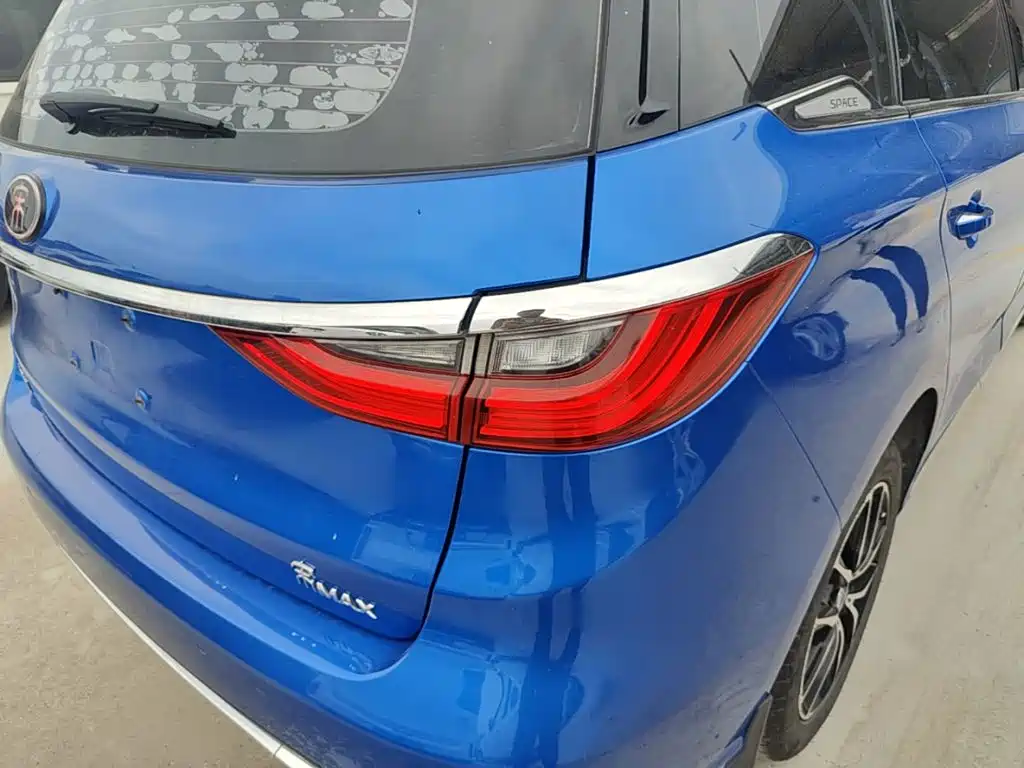 BYD MAX — миниатюра 8